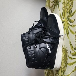 Womens High Top Black Reebocks